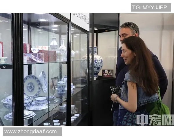 李泓澎的艺术之路：从初学者到当代艺术家的蜕变与探索