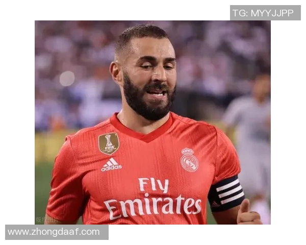 本泽马在足球历史上的传奇之路与未来展望分析