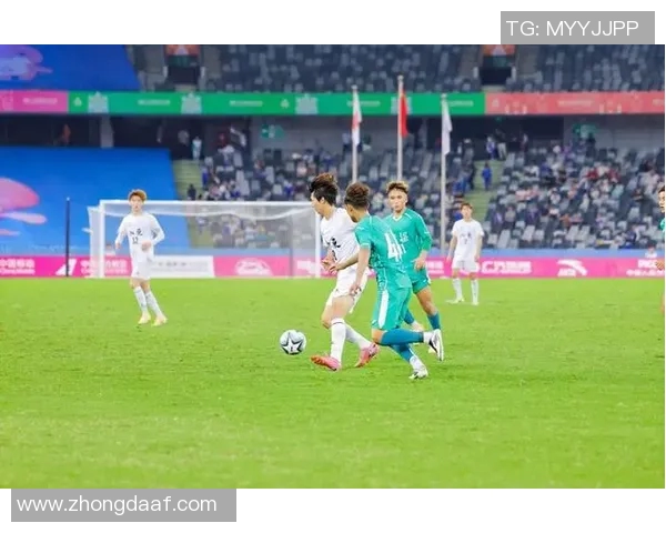 U20辽宁队与新疆队激战正酣青年篮球赛场上的精彩对决引人瞩目