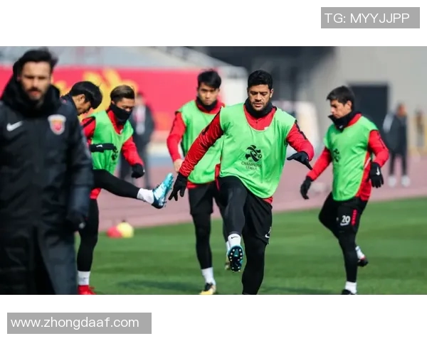 开新对阵上港首发阵容分析及战术布局探讨