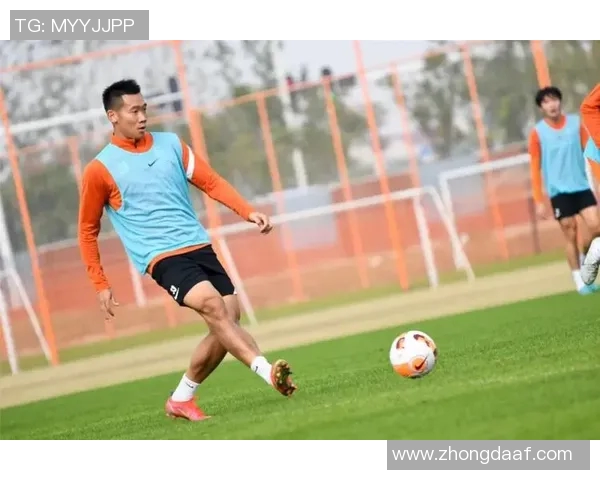 深圳羽毛球队以52分稳居杯赛积分榜首位展现强劲实力